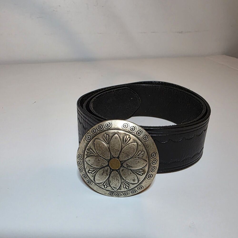 Vintage Fossil Womens Large Black Leather Belt Circular Concho Sunflower Buckle